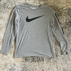 Men’s Large Gray Nike Elite Long Sleeve Shirt